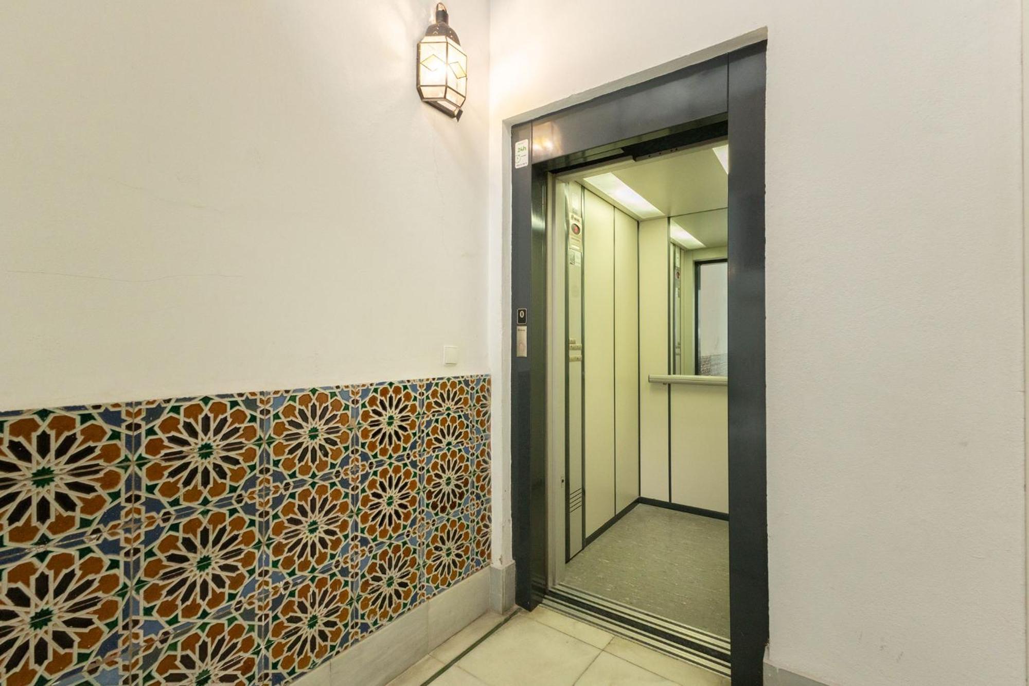 Charming 2 Bedroom Boutique Triplex Apartment With Private Terrace At Seville City Center By Ocityzen Sevilha Exterior foto